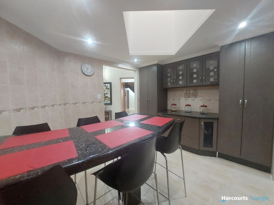 6 Bedroom Property for Sale in Three Rivers Gauteng