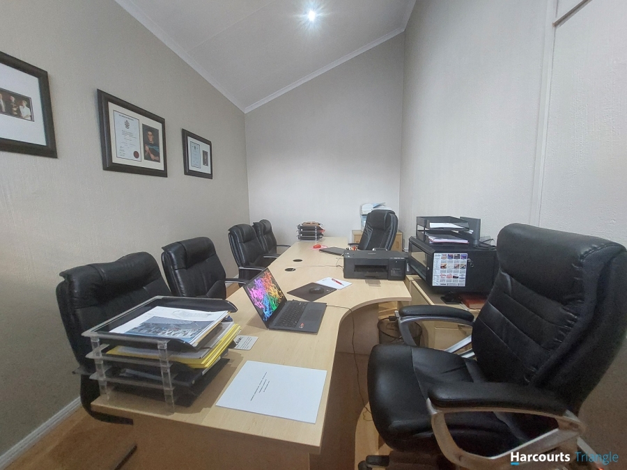 6 Bedroom Property for Sale in Three Rivers Gauteng