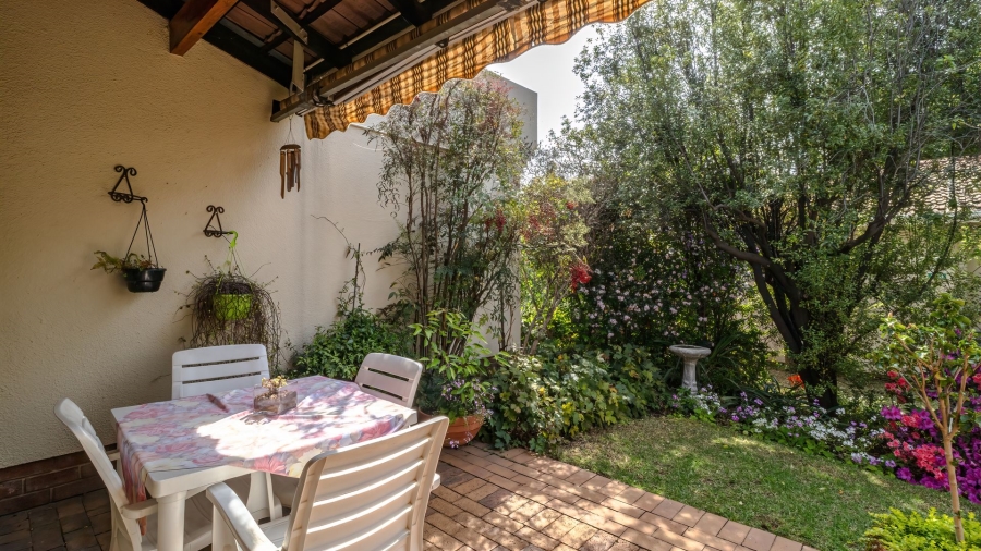 2 Bedroom Property for Sale in Magaliessig Gauteng
