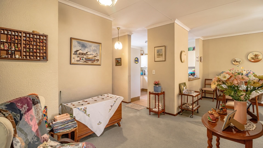 2 Bedroom Property for Sale in Magaliessig Gauteng