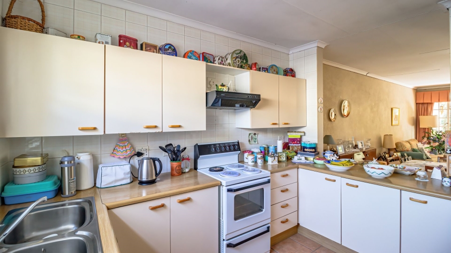 2 Bedroom Property for Sale in Magaliessig Gauteng