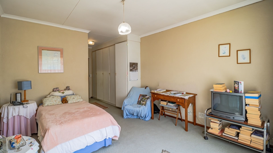 2 Bedroom Property for Sale in Magaliessig Gauteng