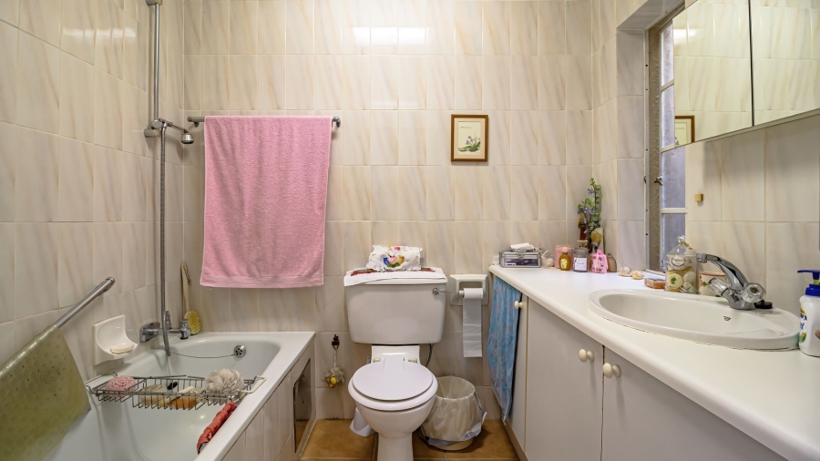 2 Bedroom Property for Sale in Magaliessig Gauteng