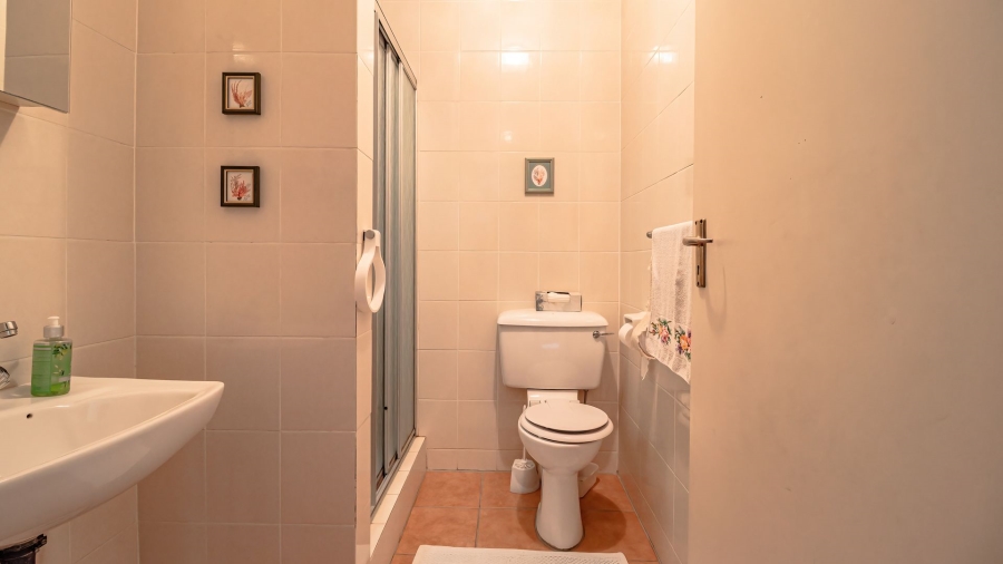 2 Bedroom Property for Sale in Magaliessig Gauteng