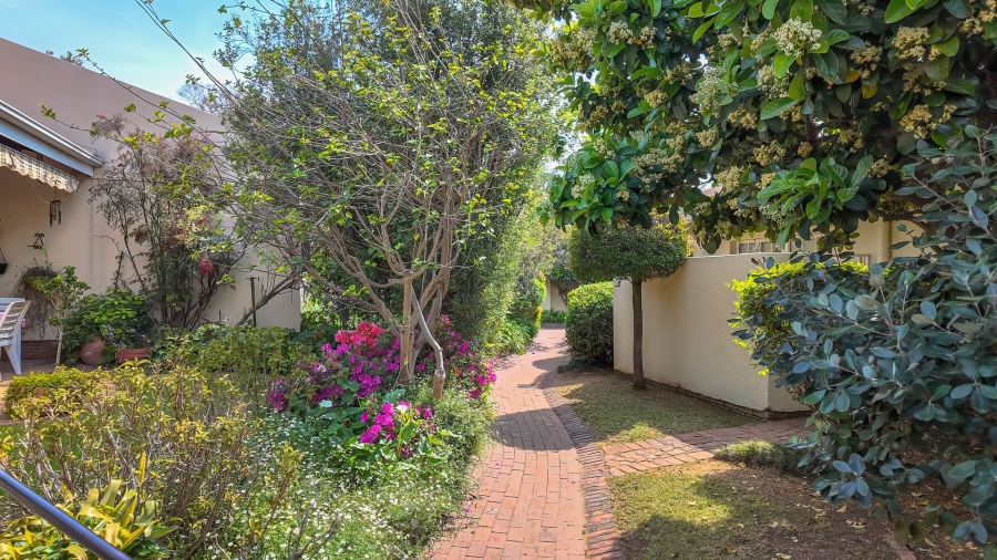 2 Bedroom Property for Sale in Magaliessig Gauteng
