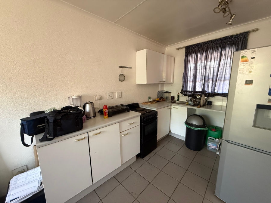 To Let 1 Bedroom Property for Rent in Castleview Gauteng