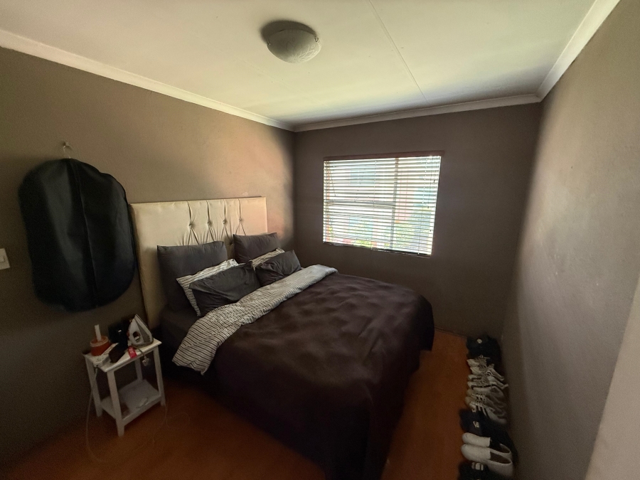 To Let 1 Bedroom Property for Rent in Castleview Gauteng