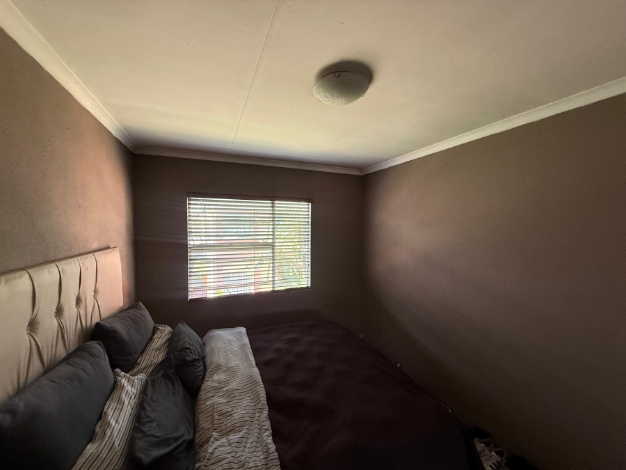 To Let 1 Bedroom Property for Rent in Castleview Gauteng