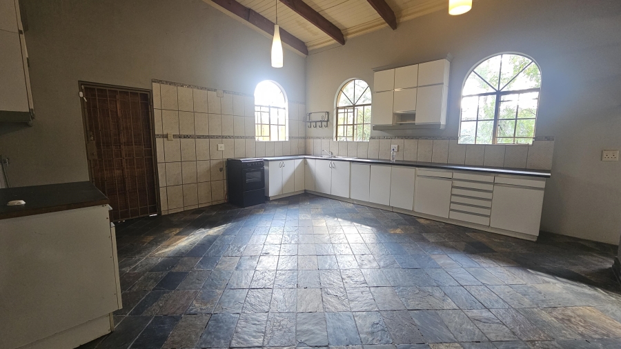To Let 3 Bedroom Property for Rent in Crowthorne AH Gauteng