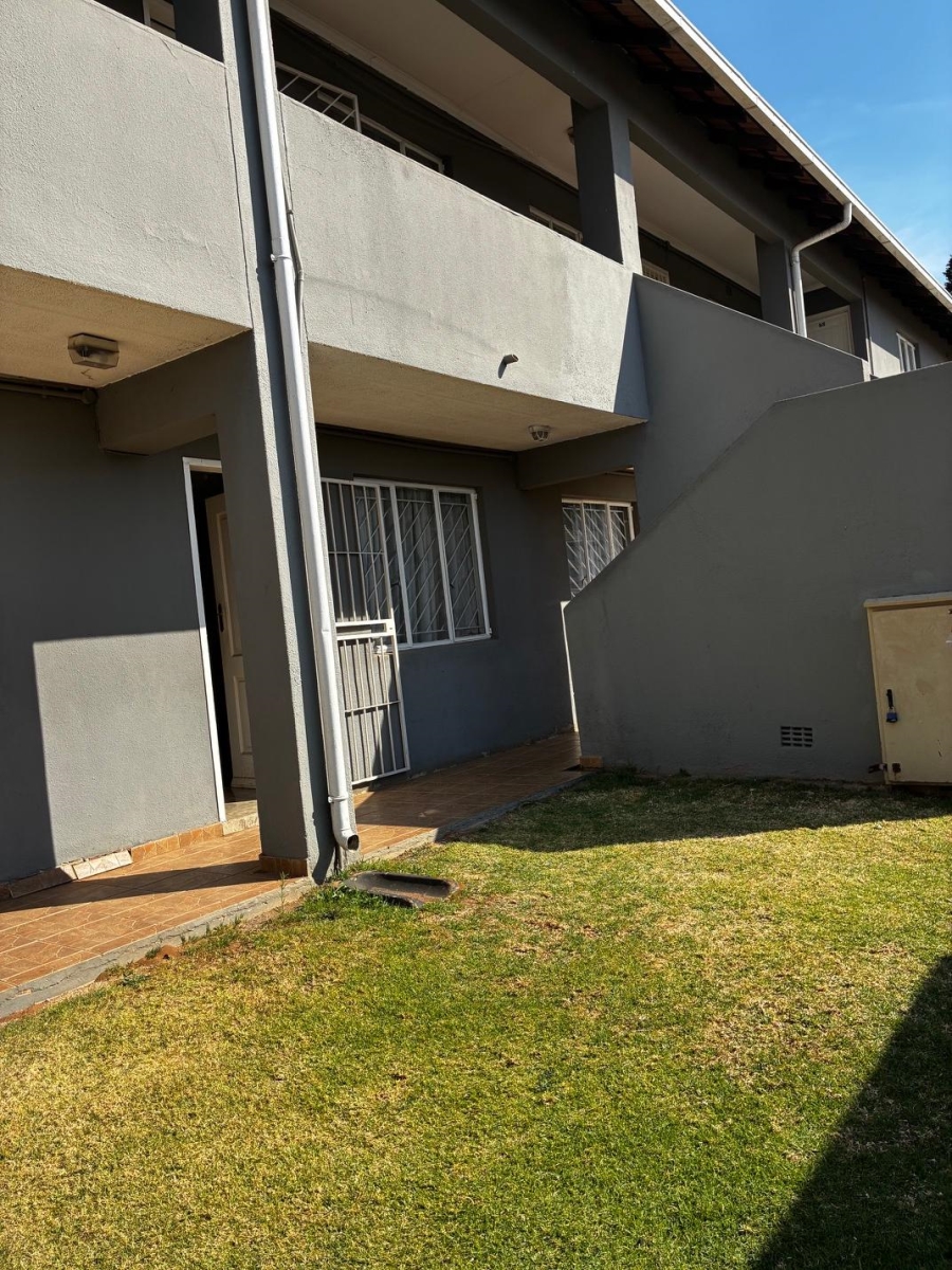2 Bedroom Property for Sale in Glen Marais Gauteng