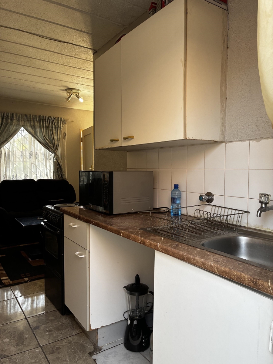 2 Bedroom Property for Sale in Glen Marais Gauteng