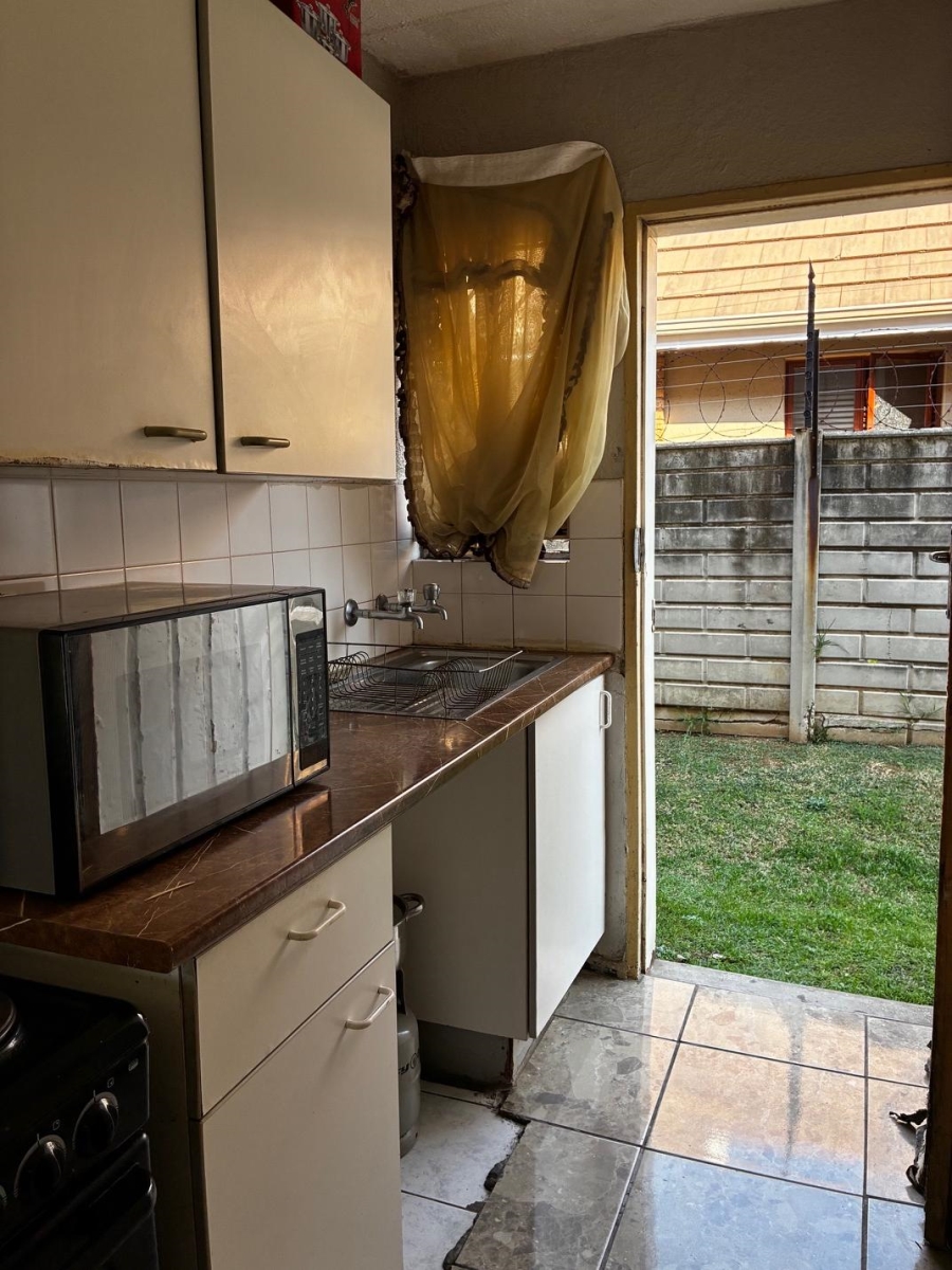 2 Bedroom Property for Sale in Glen Marais Gauteng