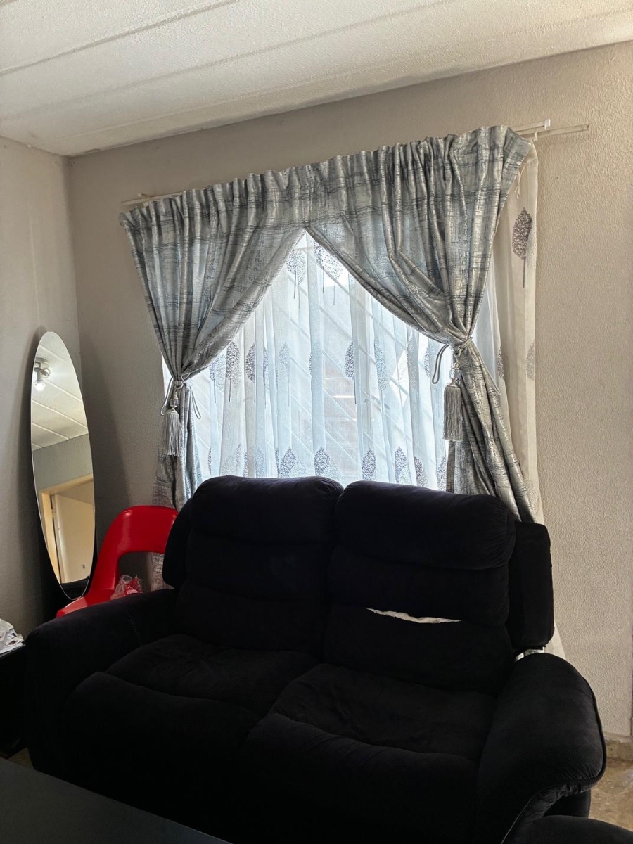 2 Bedroom Property for Sale in Glen Marais Gauteng