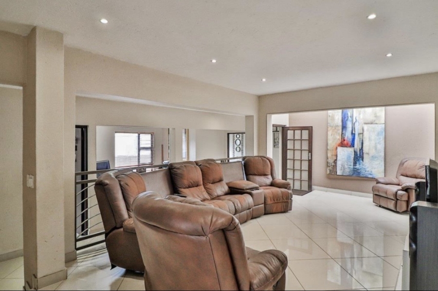 5 Bedroom Property for Sale in Meyersdal Gauteng