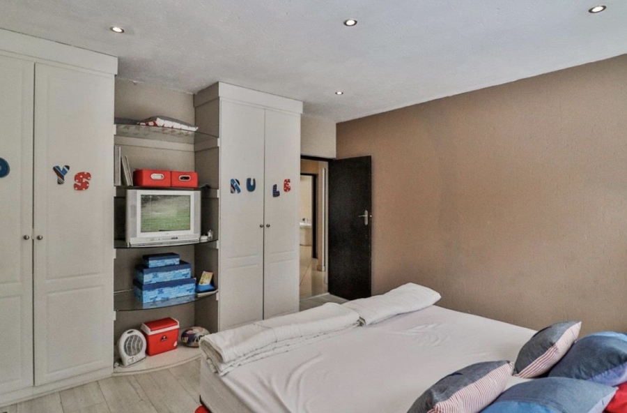 5 Bedroom Property for Sale in Meyersdal Gauteng