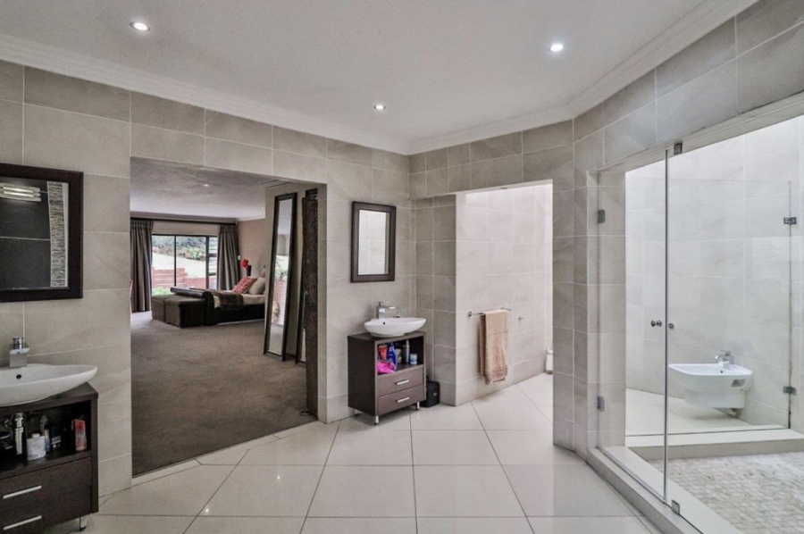 5 Bedroom Property for Sale in Meyersdal Gauteng