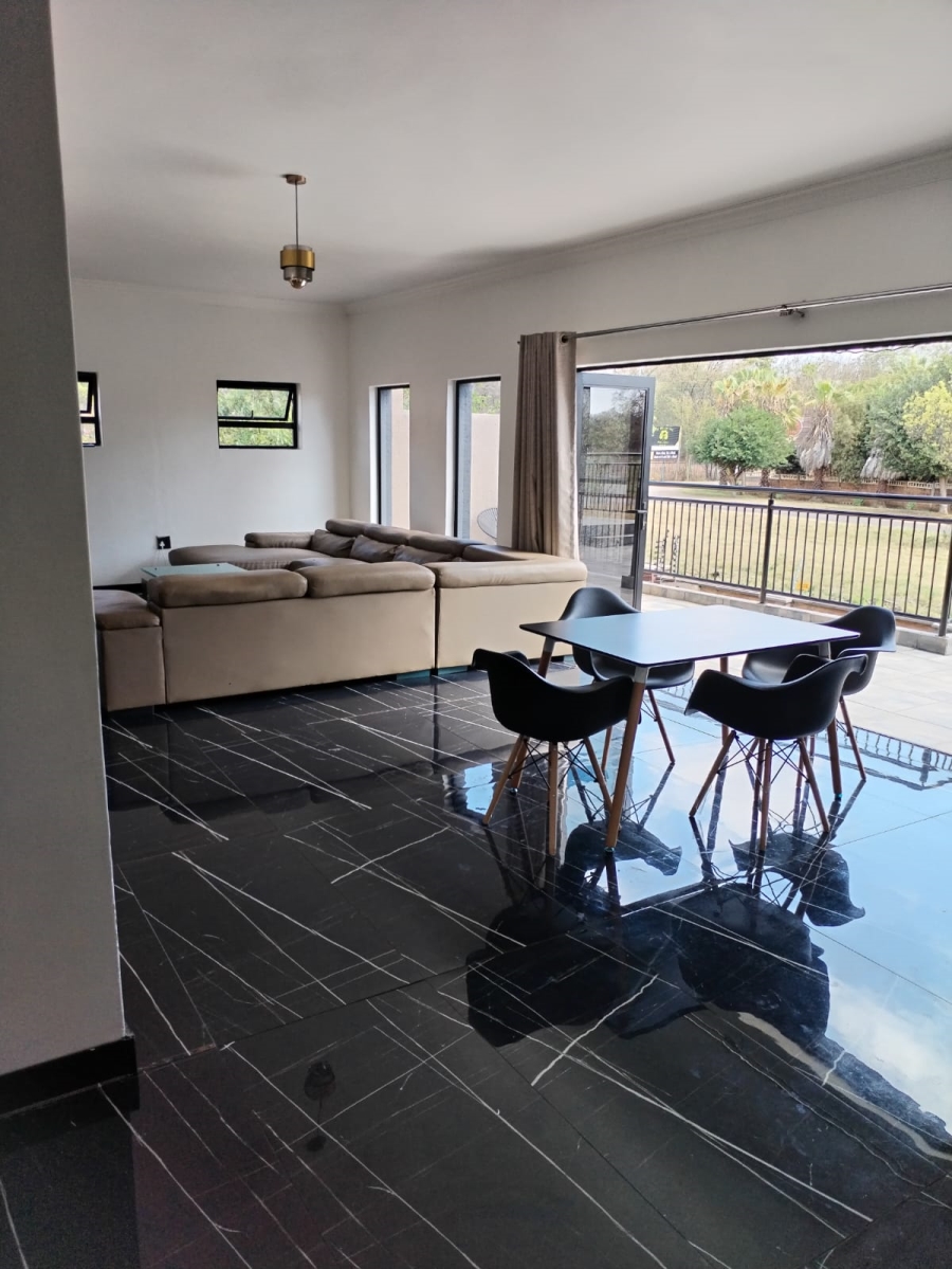 5 Bedroom Property for Sale in Theresa Park Gauteng