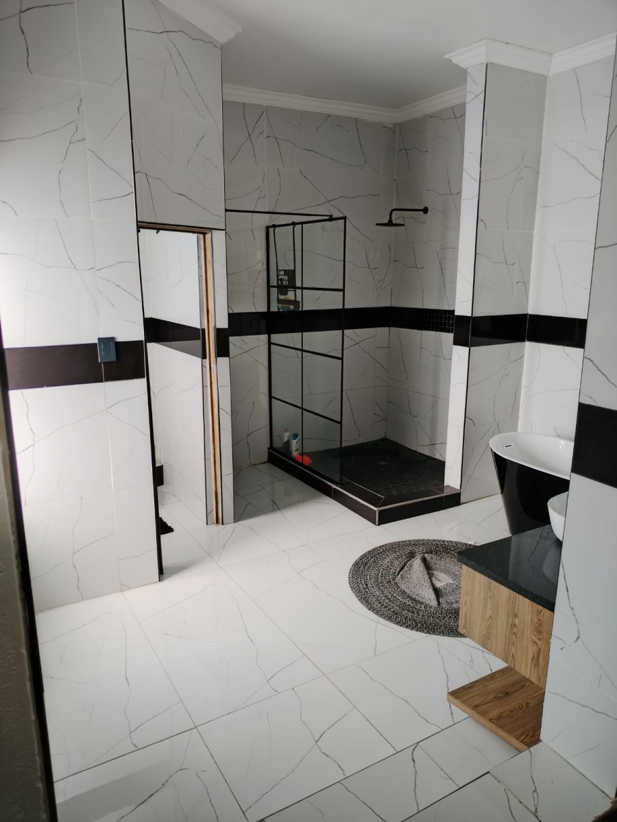 5 Bedroom Property for Sale in Theresa Park Gauteng