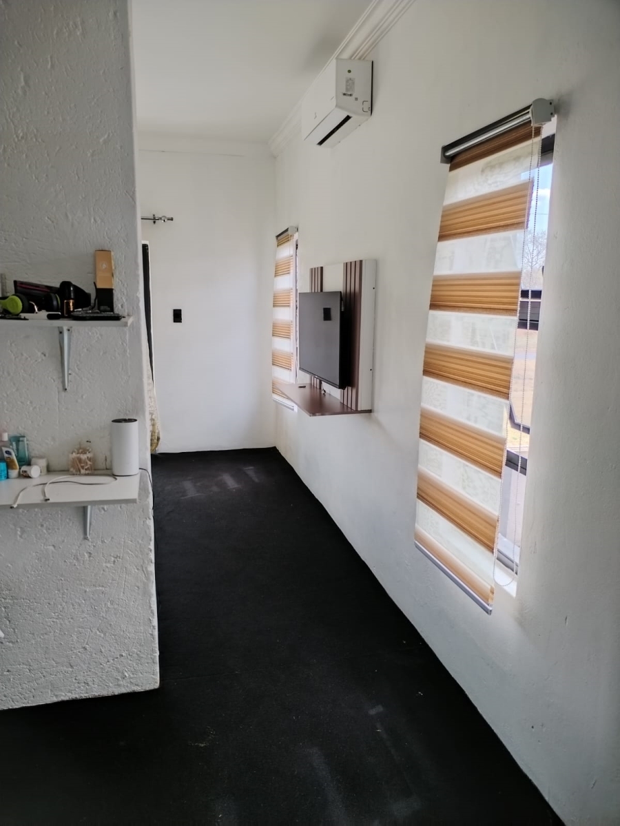 5 Bedroom Property for Sale in Theresa Park Gauteng