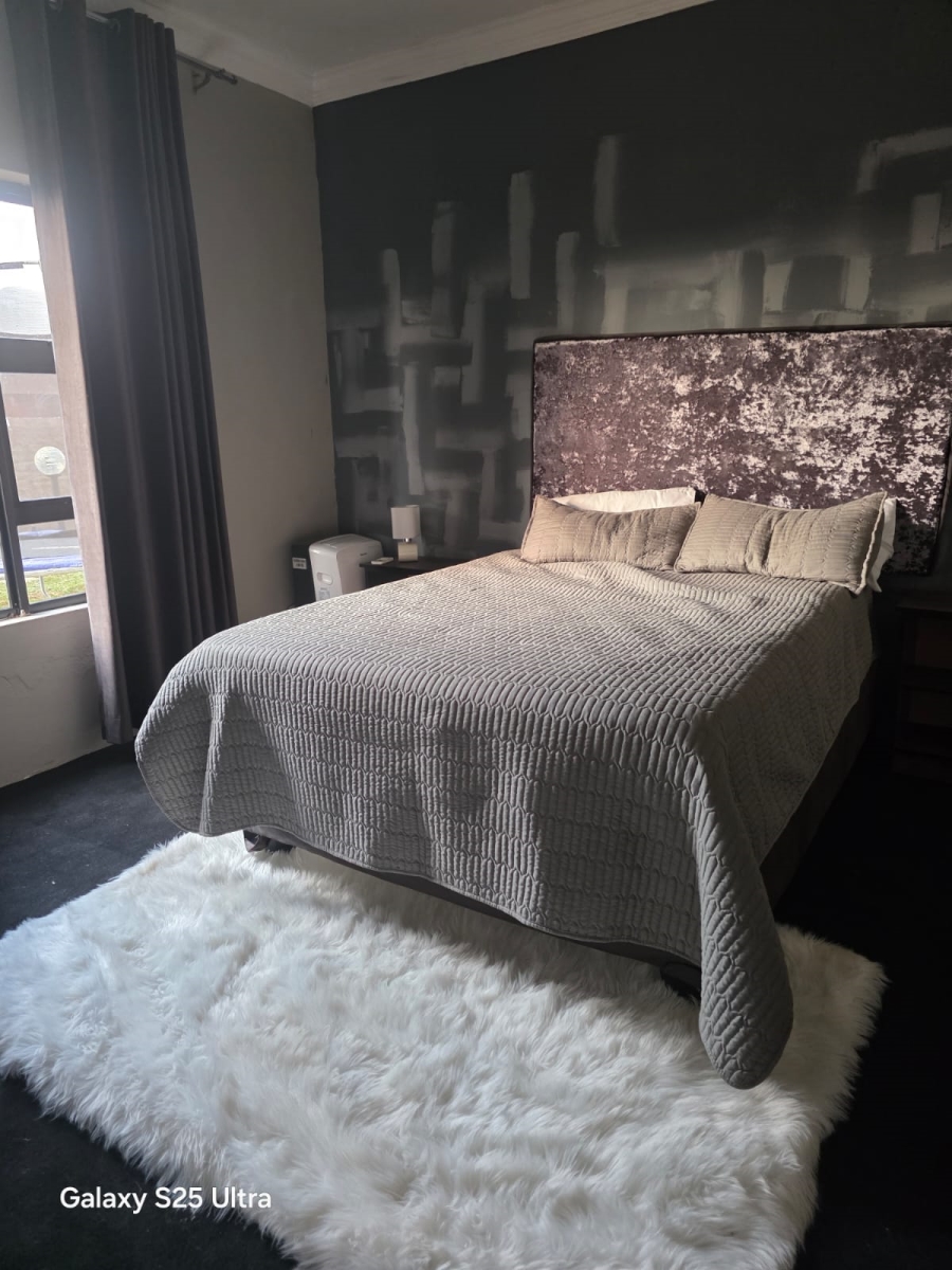 5 Bedroom Property for Sale in Theresa Park Gauteng