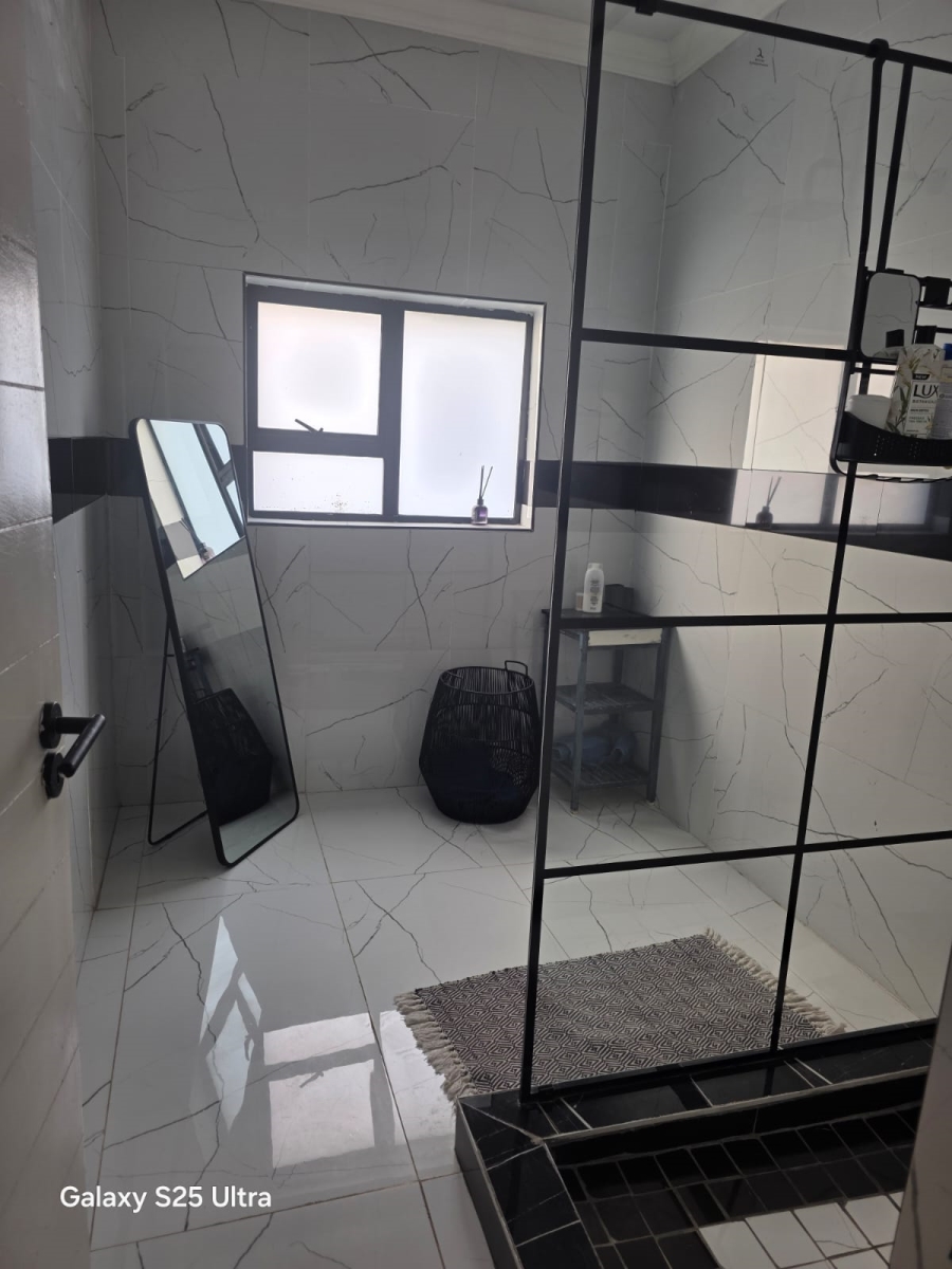 5 Bedroom Property for Sale in Theresa Park Gauteng