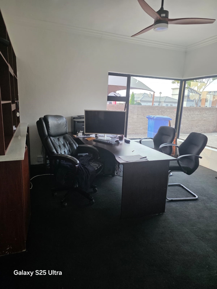 5 Bedroom Property for Sale in Theresa Park Gauteng