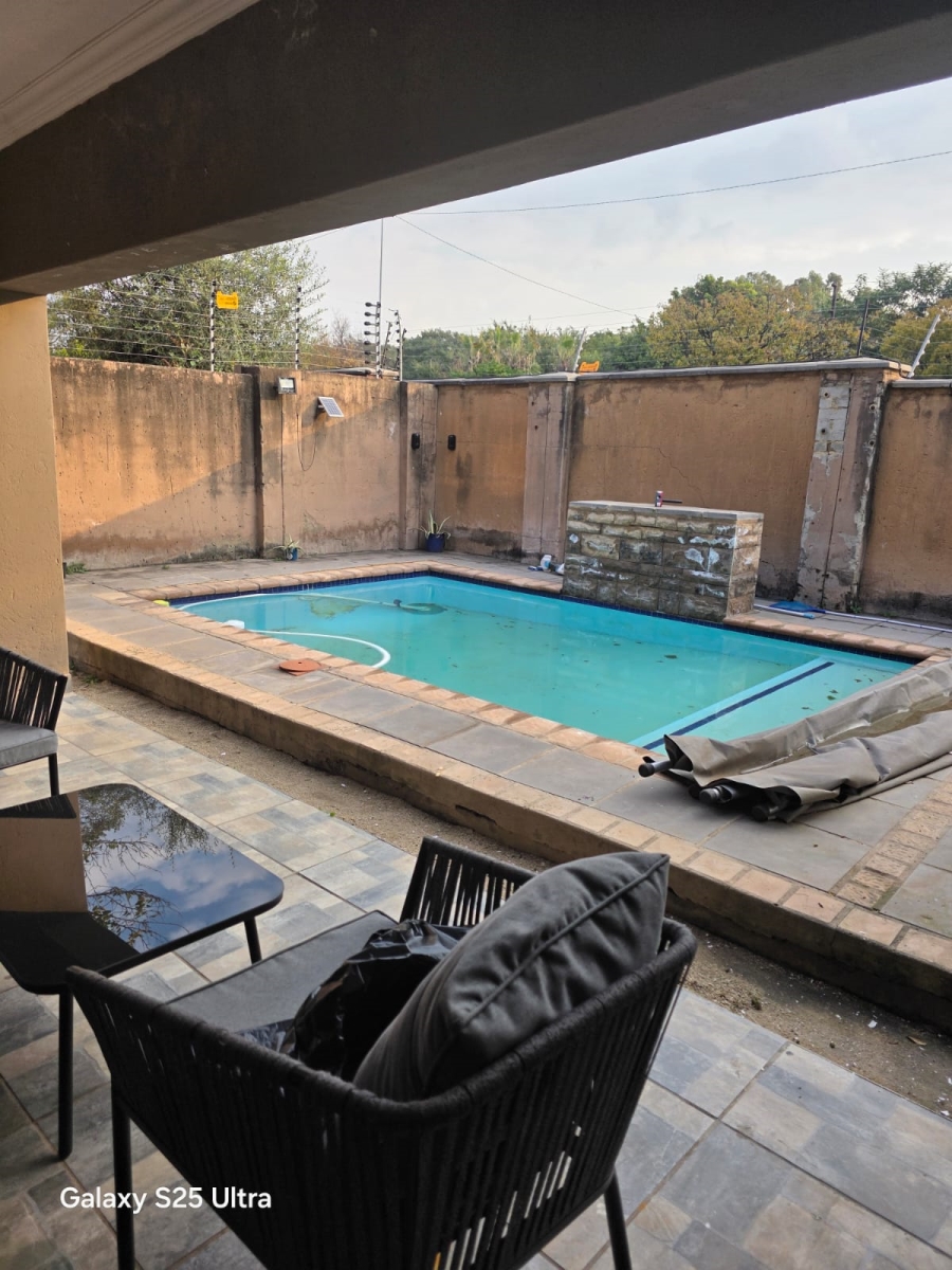 5 Bedroom Property for Sale in Theresa Park Gauteng