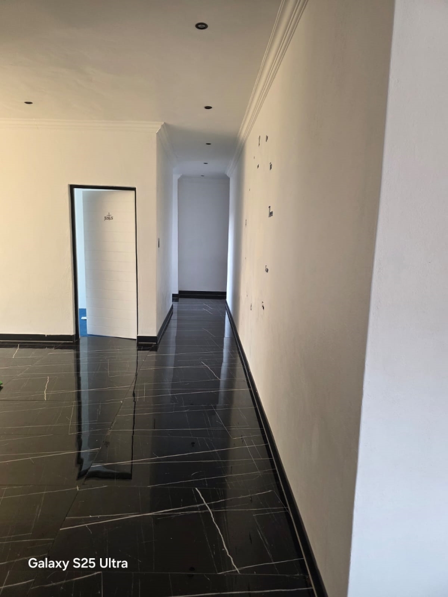 5 Bedroom Property for Sale in Theresa Park Gauteng