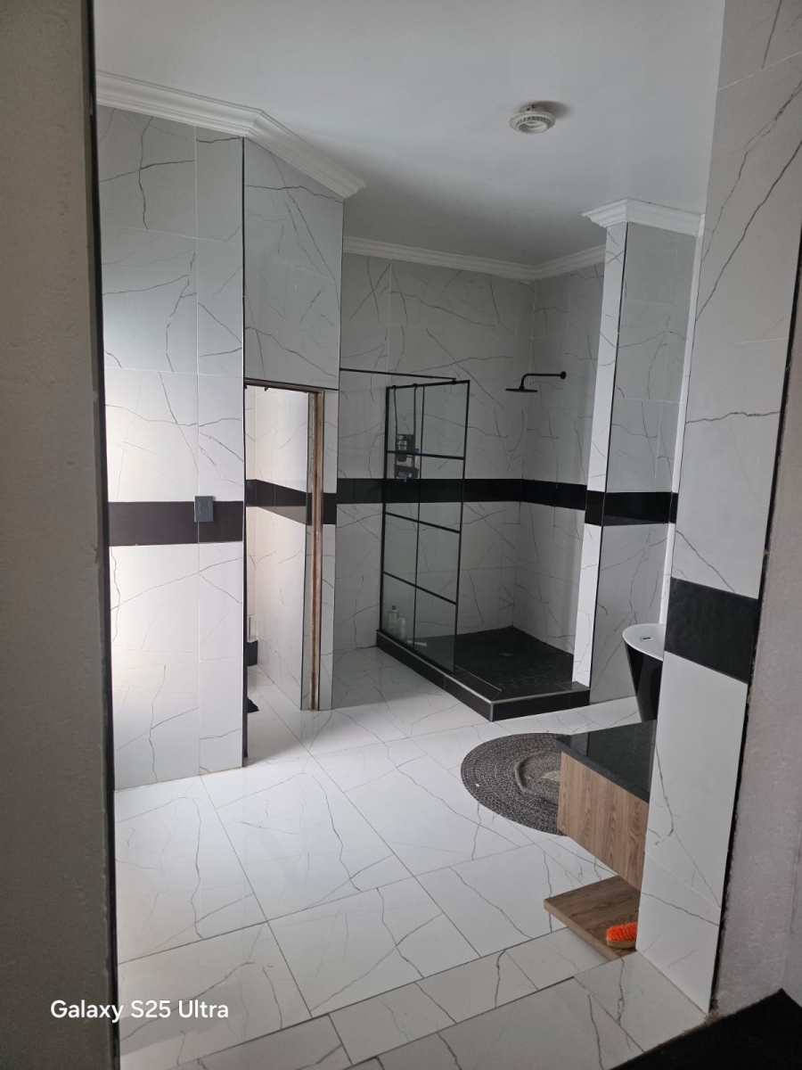 5 Bedroom Property for Sale in Theresa Park Gauteng
