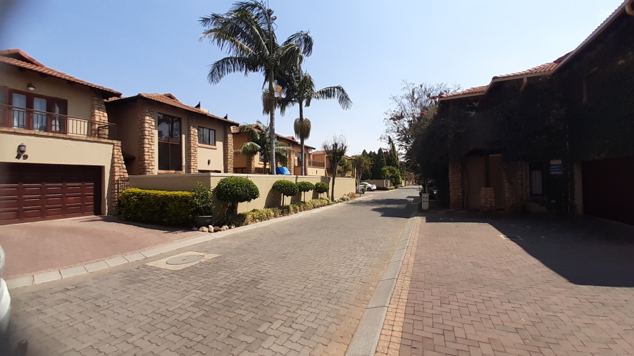To Let 3 Bedroom Property for Rent in Faerie Glen Gauteng