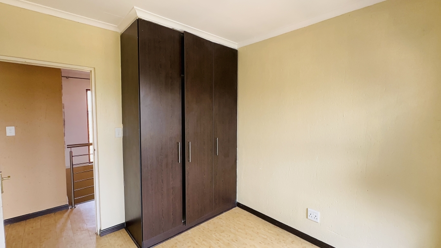 3 Bedroom Property for Sale in Helderwyk Gauteng