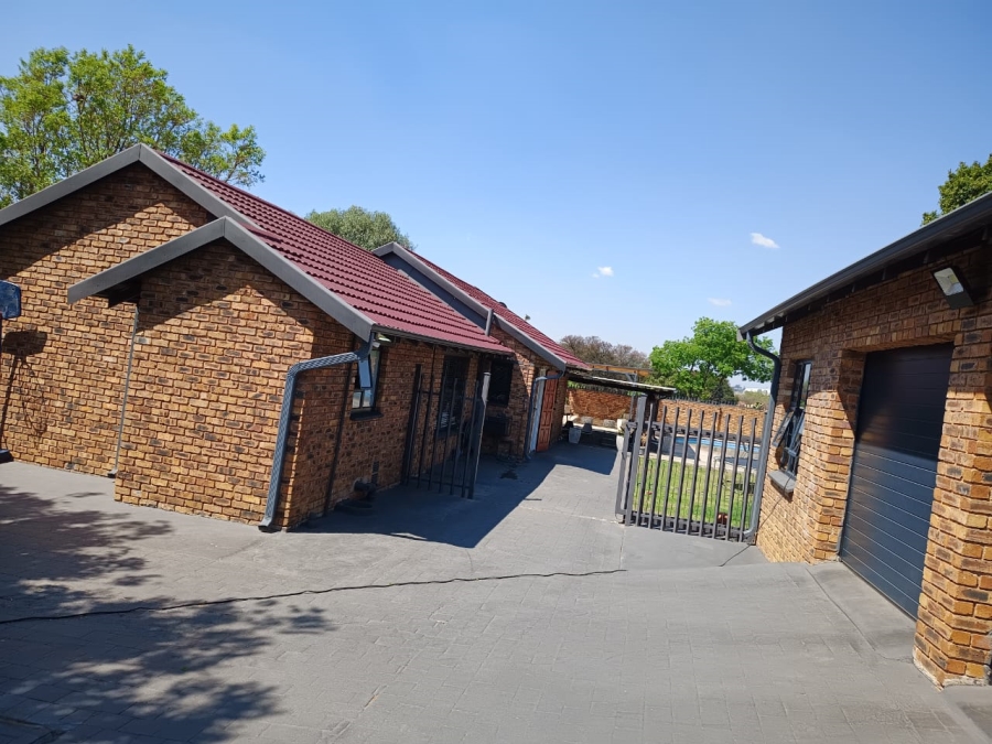 3 Bedroom Property for Sale in Elandspark Gauteng