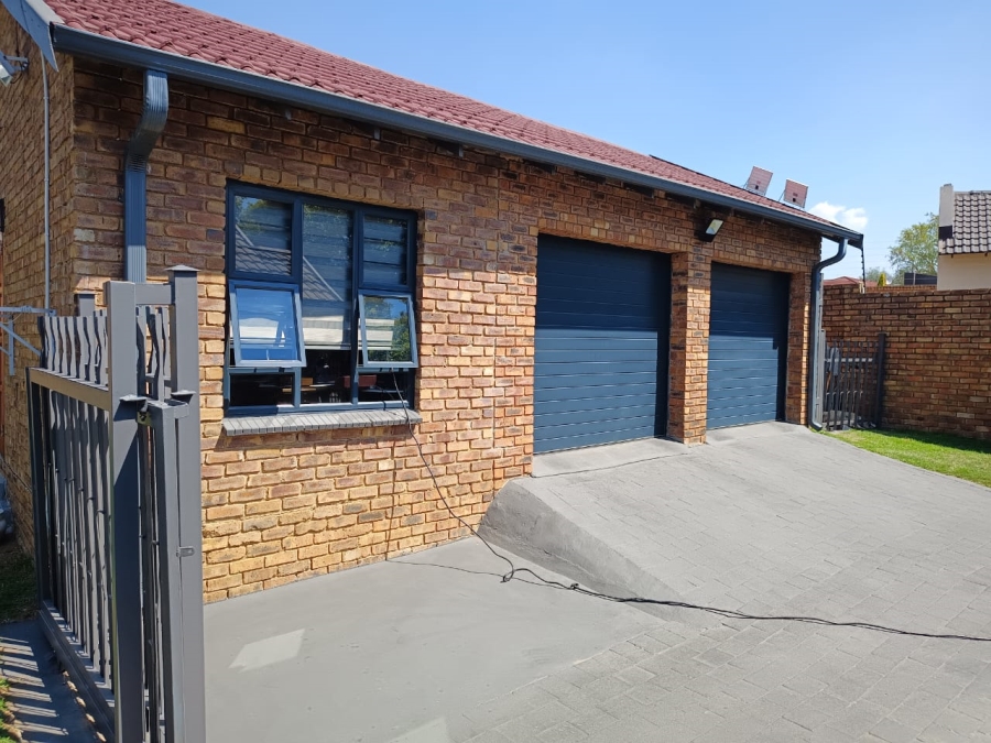 3 Bedroom Property for Sale in Elandspark Gauteng