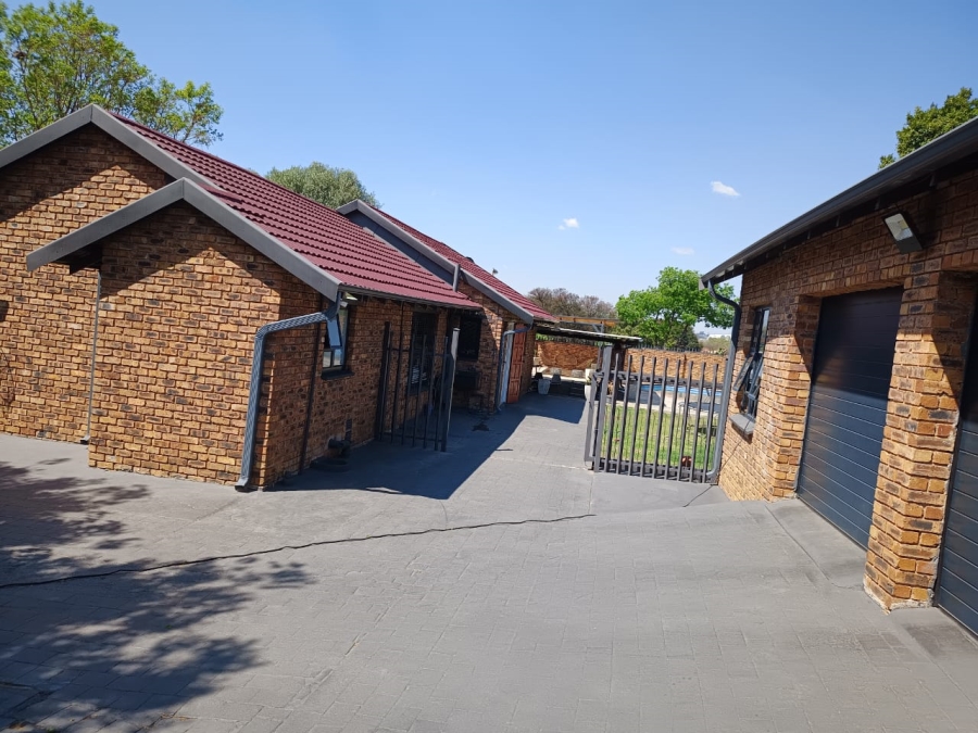 3 Bedroom Property for Sale in Elandspark Gauteng