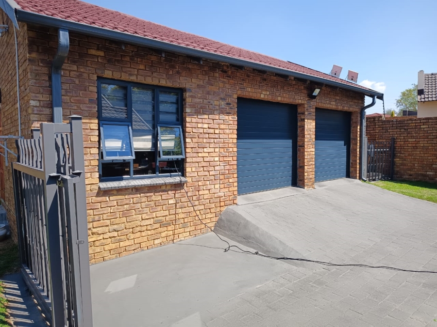 3 Bedroom Property for Sale in Elandspark Gauteng