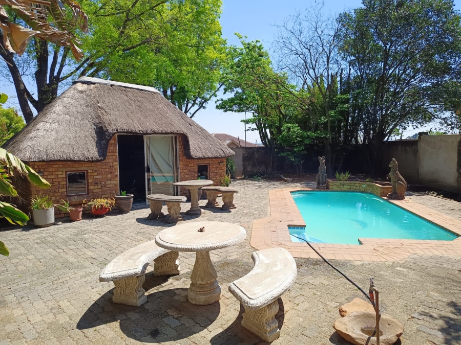 5 Bedroom Property for Sale in Turf Club Gauteng