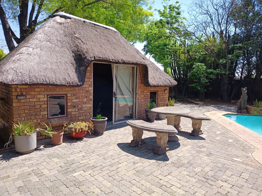 5 Bedroom Property for Sale in Turf Club Gauteng