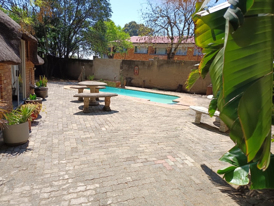 5 Bedroom Property for Sale in Turf Club Gauteng