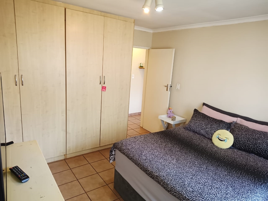 2 Bedroom Property for Sale in Ridgeway Gauteng
