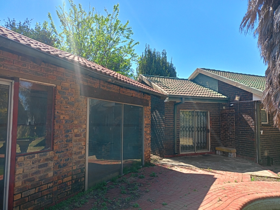 3 Bedroom Property for Sale in Falcon Ridge Gauteng