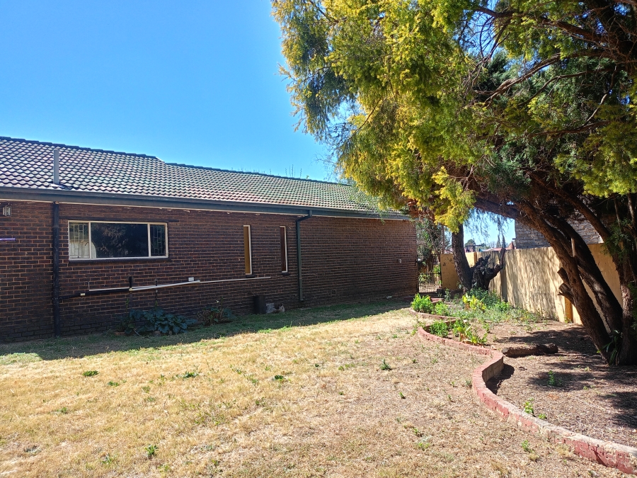 3 Bedroom Property for Sale in Falcon Ridge Gauteng