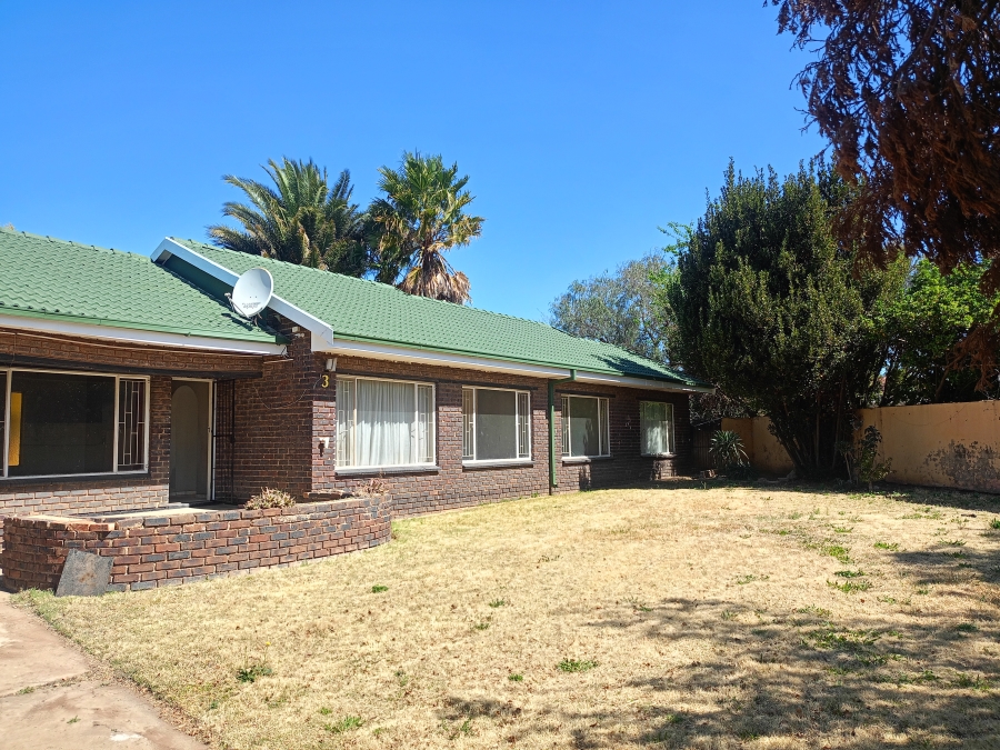 3 Bedroom Property for Sale in Falcon Ridge Gauteng