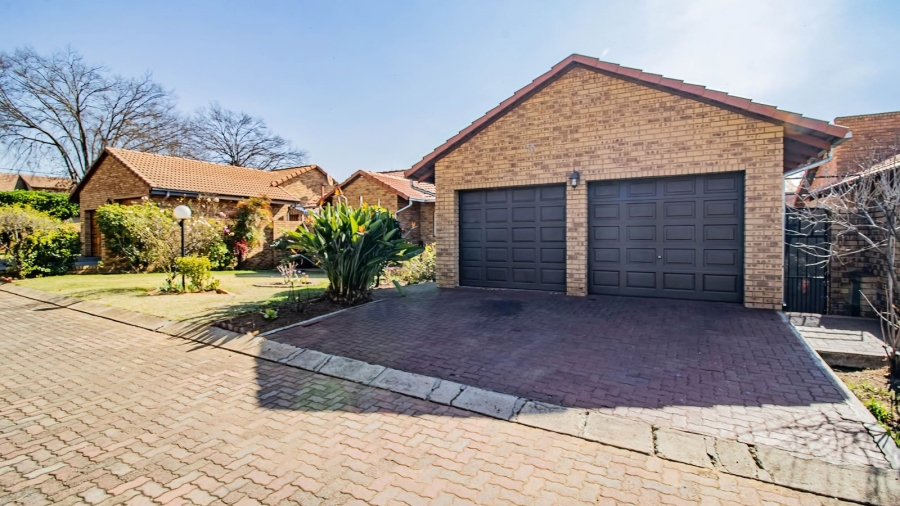 To Let 3 Bedroom Property for Rent in The Hill Gauteng