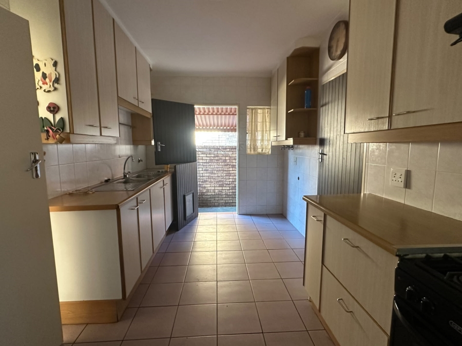To Let 3 Bedroom Property for Rent in The Hill Gauteng