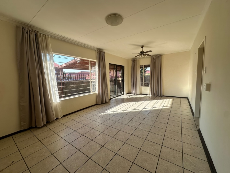 To Let 3 Bedroom Property for Rent in The Hill Gauteng