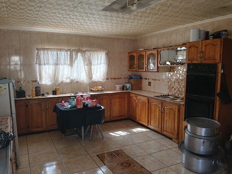 6 Bedroom Property for Sale in Actonville Gauteng