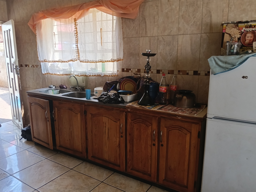 6 Bedroom Property for Sale in Actonville Gauteng