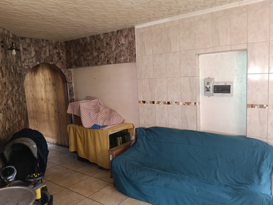 6 Bedroom Property for Sale in Actonville Gauteng
