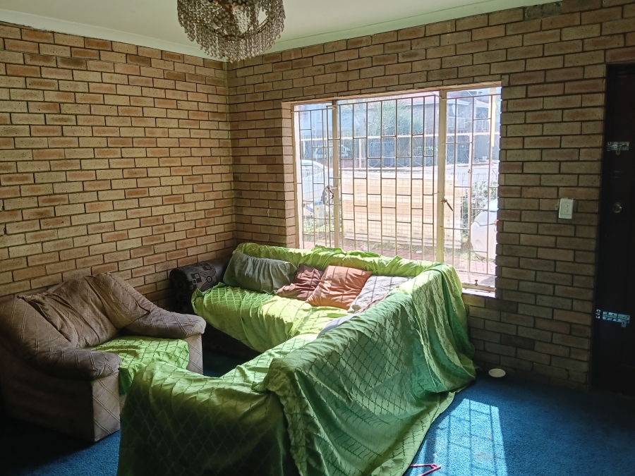6 Bedroom Property for Sale in Actonville Gauteng