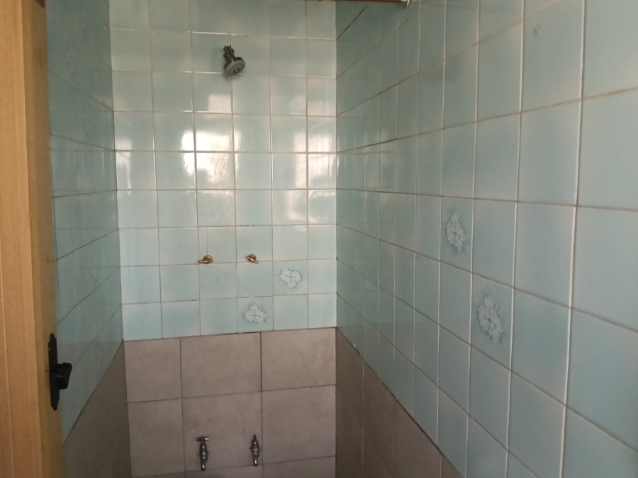 6 Bedroom Property for Sale in Actonville Gauteng